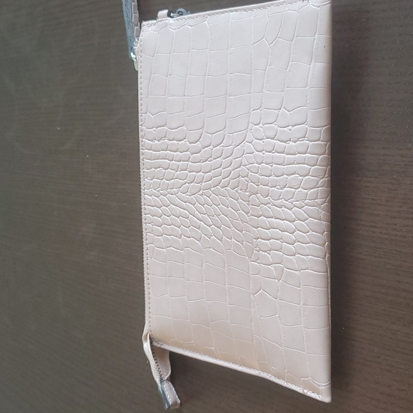 Guess Clutch Bag - Picture 4 of 5